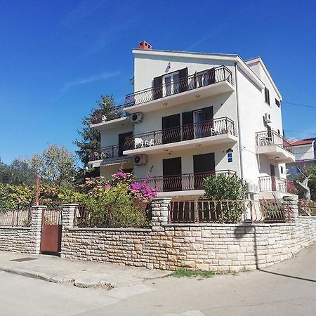 Danyja Apartments Sveti Filip i Jakov Eksteriør billede