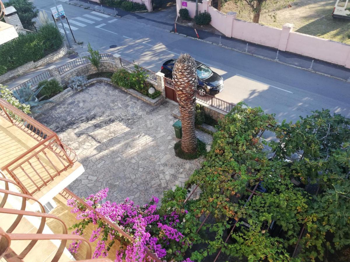 Danyja Apartments Sveti Filip i Jakov Eksteriør billede