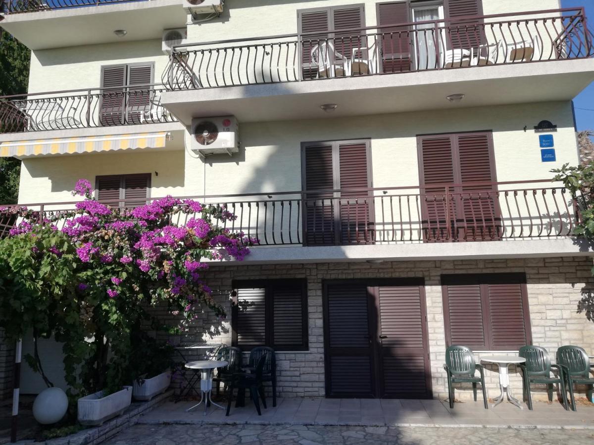 Danyja Apartments Sveti Filip i Jakov Eksteriør billede